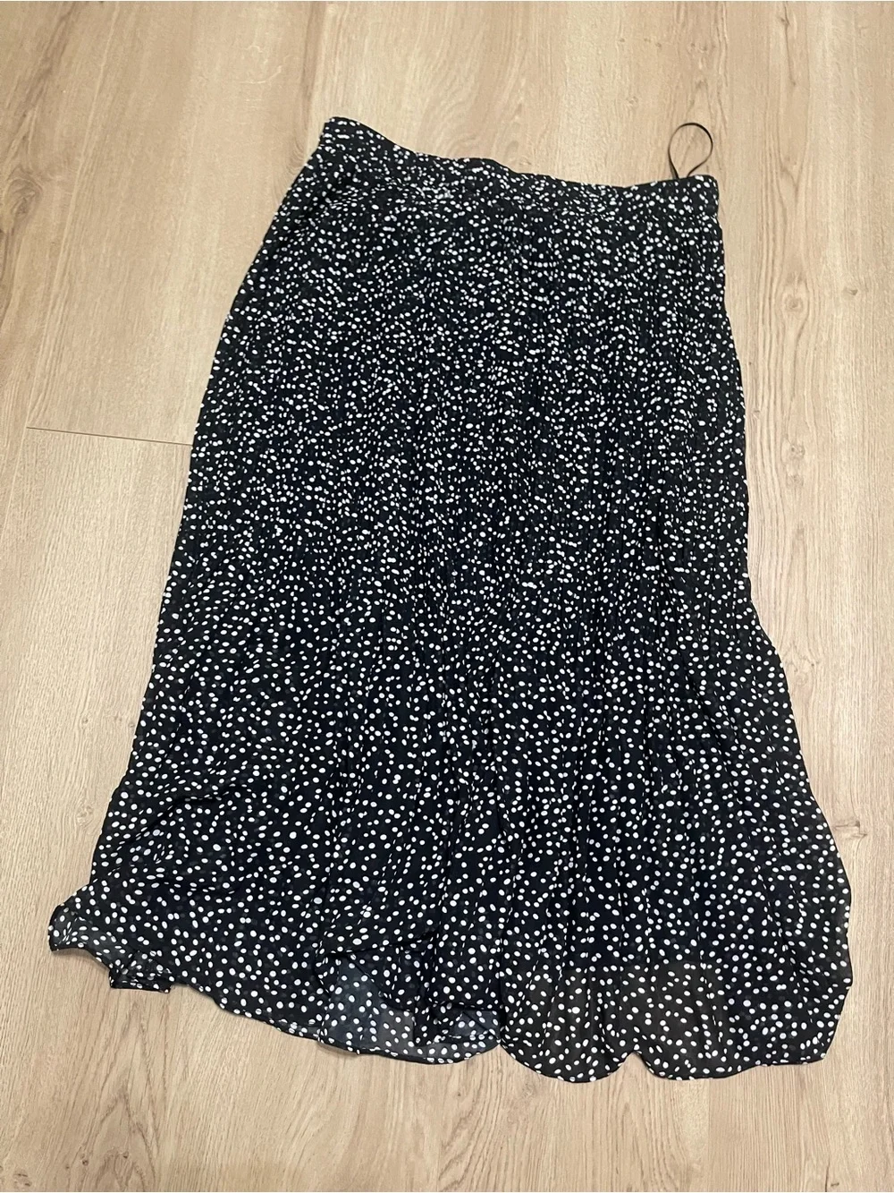 Black and White Polka Dot Pleated Skirt (M)